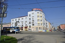 Входная группа Кама, ресторан .  Максима Горького,  68